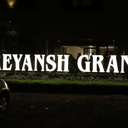 Hotel Reyansh Grand Boisar Экстерьер фото