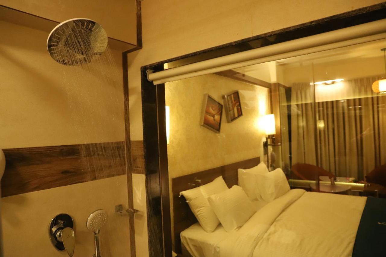Hotel Reyansh Grand Boisar Экстерьер фото